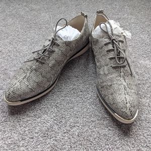 Women's Cole Haan Oxford, Size 9.5 (new out of box)